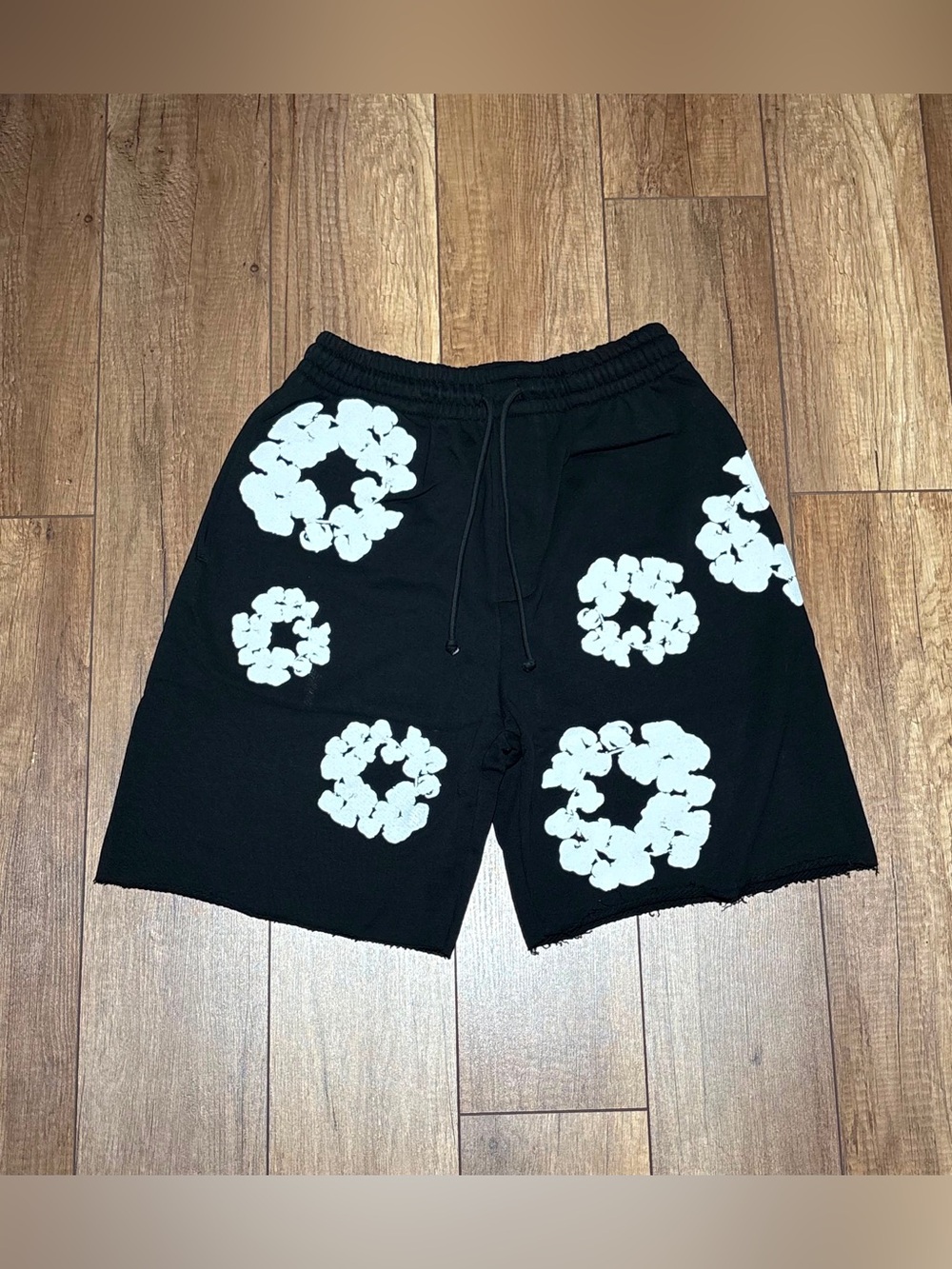 Denim Tears Black and White Flower Design Shorts Brand New Size Small